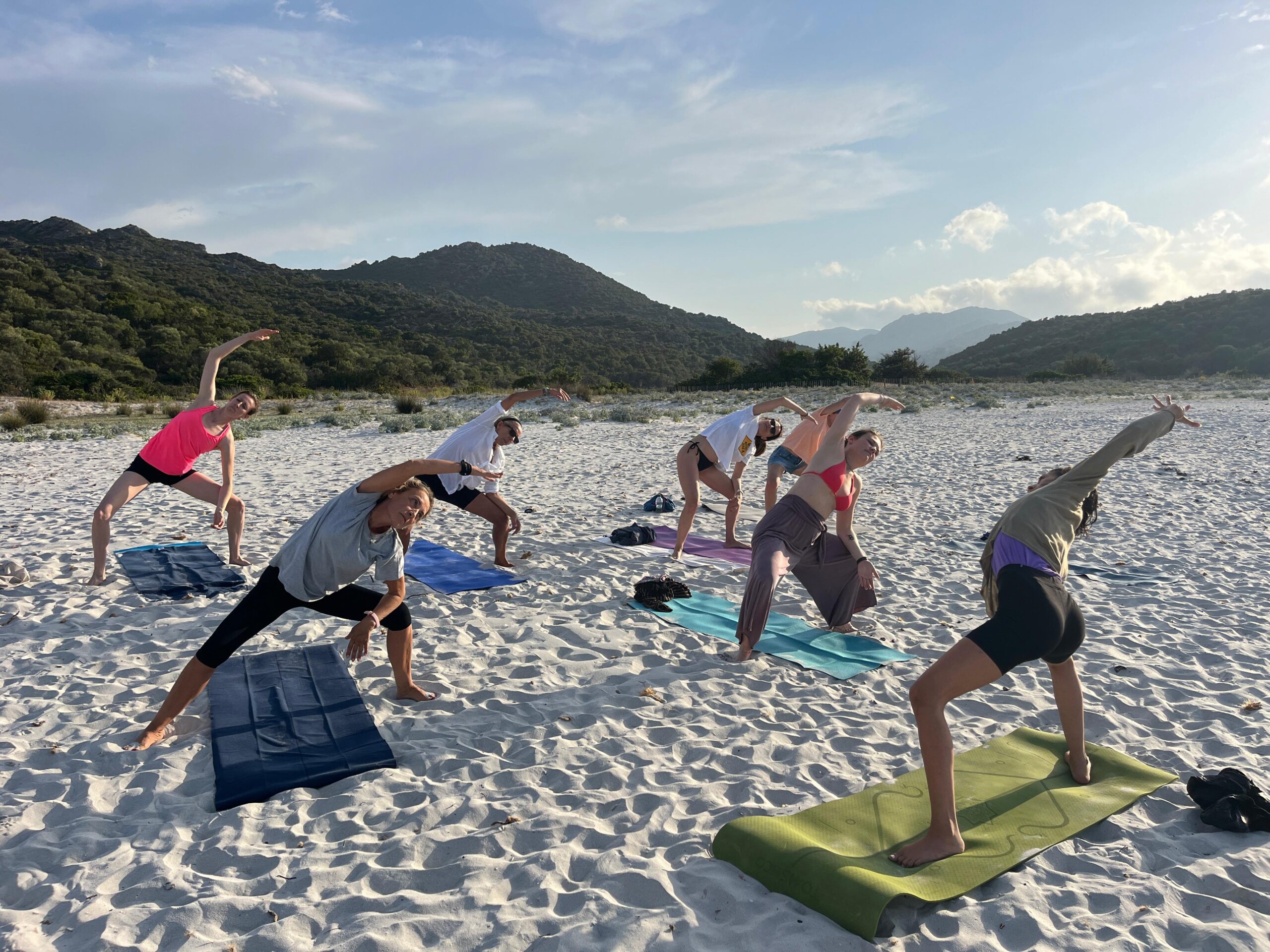 Yoga in spiaggia - Le migliori vacanze per donne