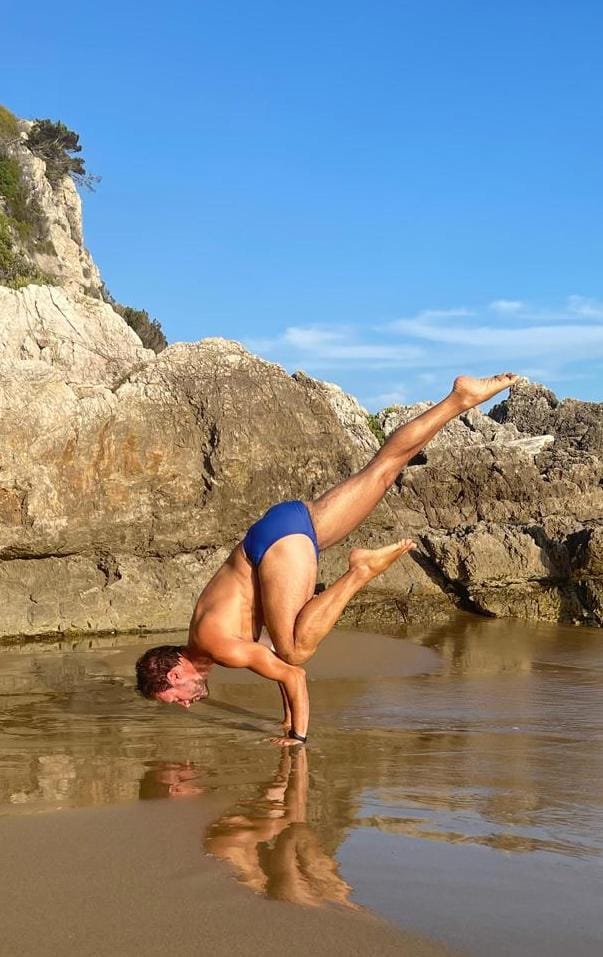 Yoga in barca Gay Friendly - Alessandro Ientile